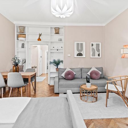 Modern Apartment, 3 Min To "U3 Neubaugasse" Відень Екстер'єр фото